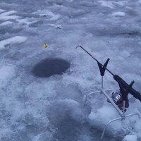 Zimní rybolov na dírkách